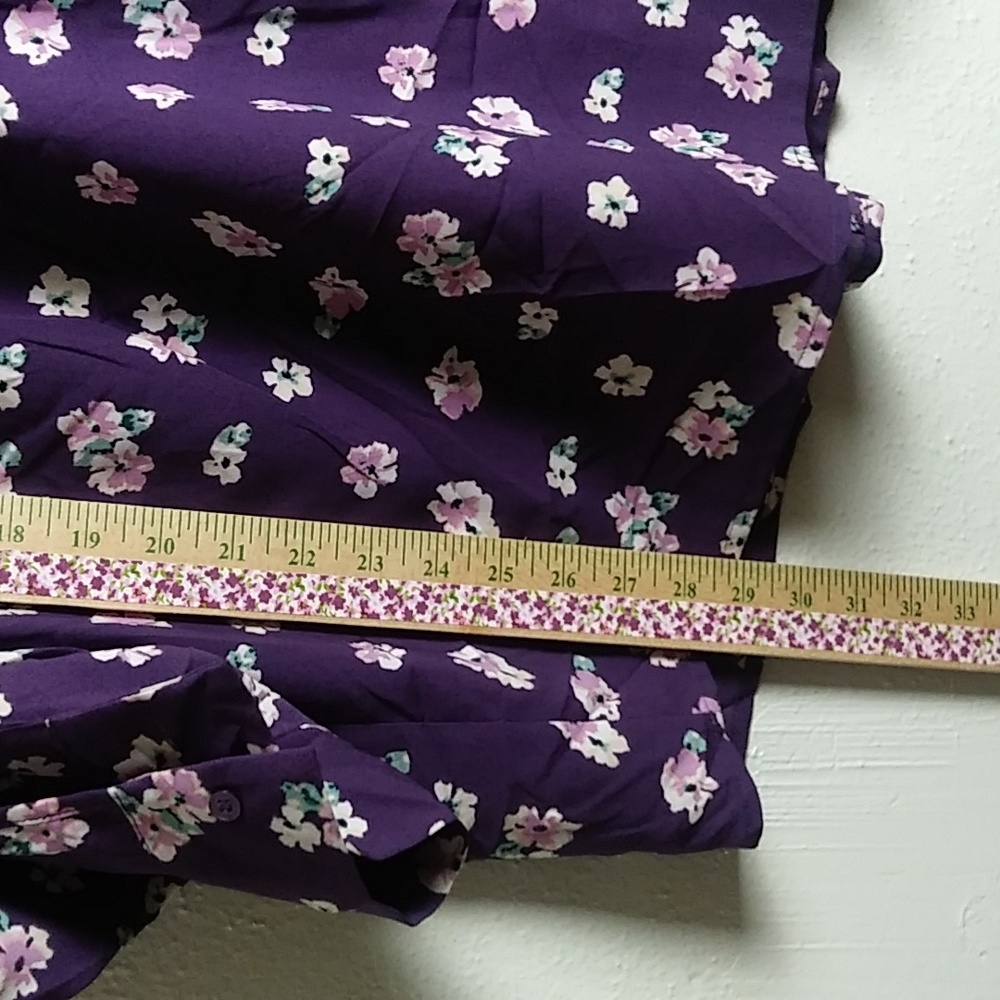 Lane Bryant 16 Blouse Purple Floral Ruffled V Notch- Tab Sleeve - Picture 13 of 14